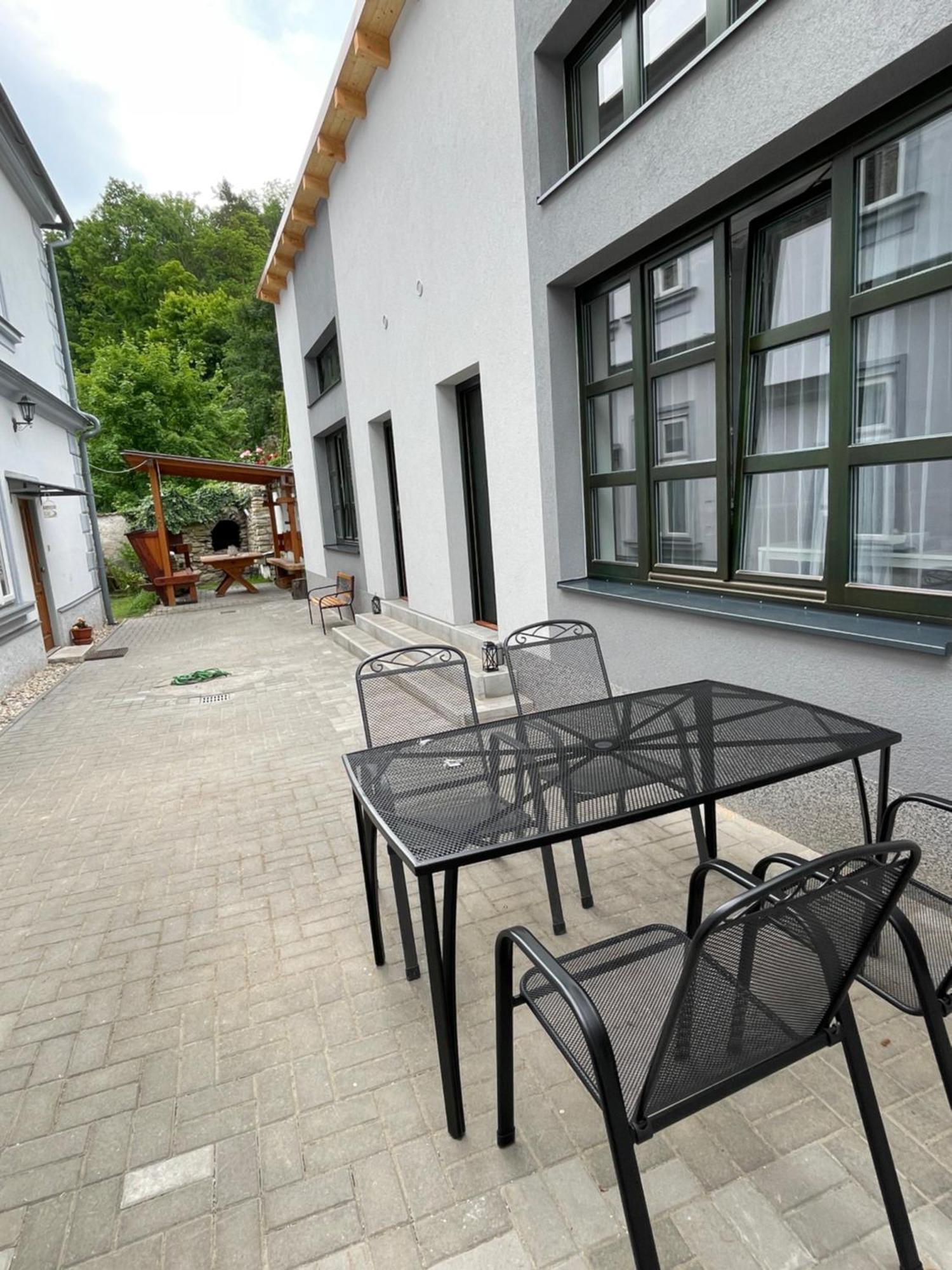 Comfortable Apartments Under The St. Barbara'S Cathedral Kutna Hora Exterior photo