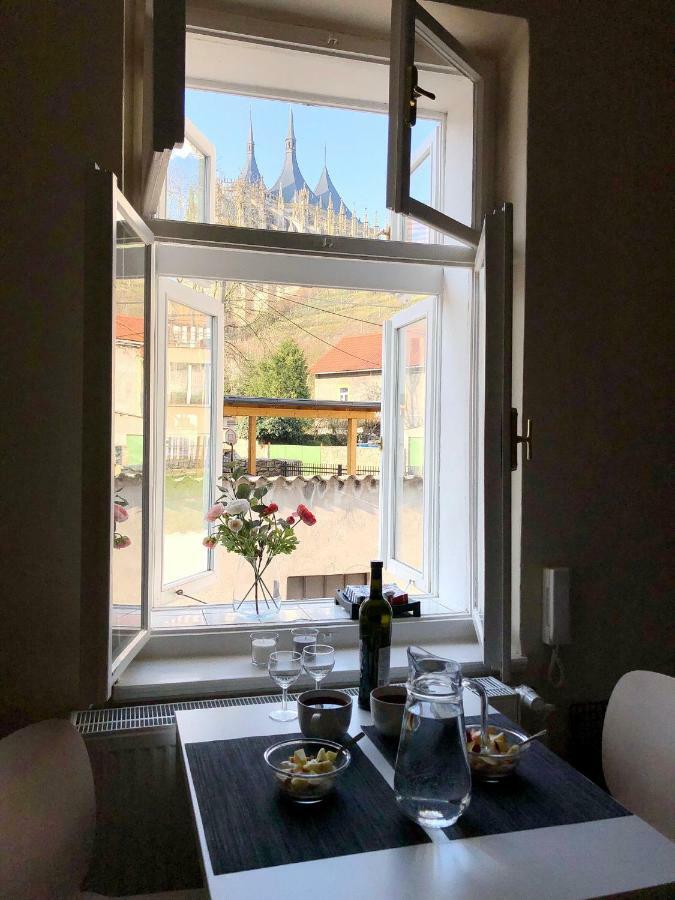 Comfortable Apartments Under The St. Barbara'S Cathedral Kutna Hora Exterior photo